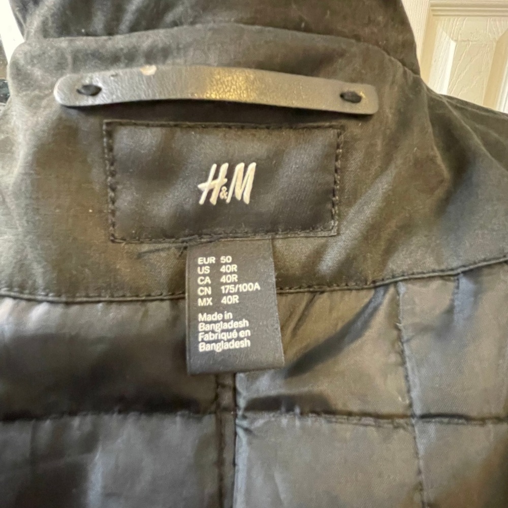 H&M Men's Black Smooth Bomber Jacket 40R Full Zip Pockets Stand Collar - Picture 11 of 15